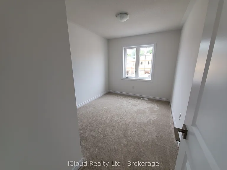 152 Werry Ave — Photo 12