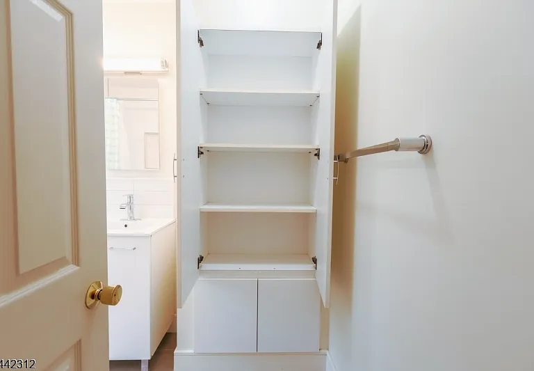 17 Hazelwood Ave — Photo 11