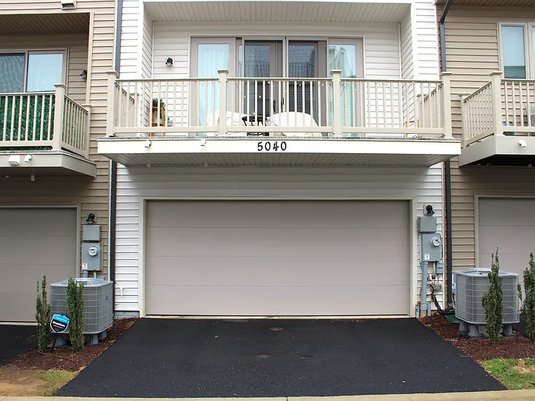 5040 Oakmoore Dr — Photo 31