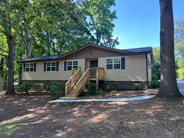 3604 Hogan Dr NW — Photo 1