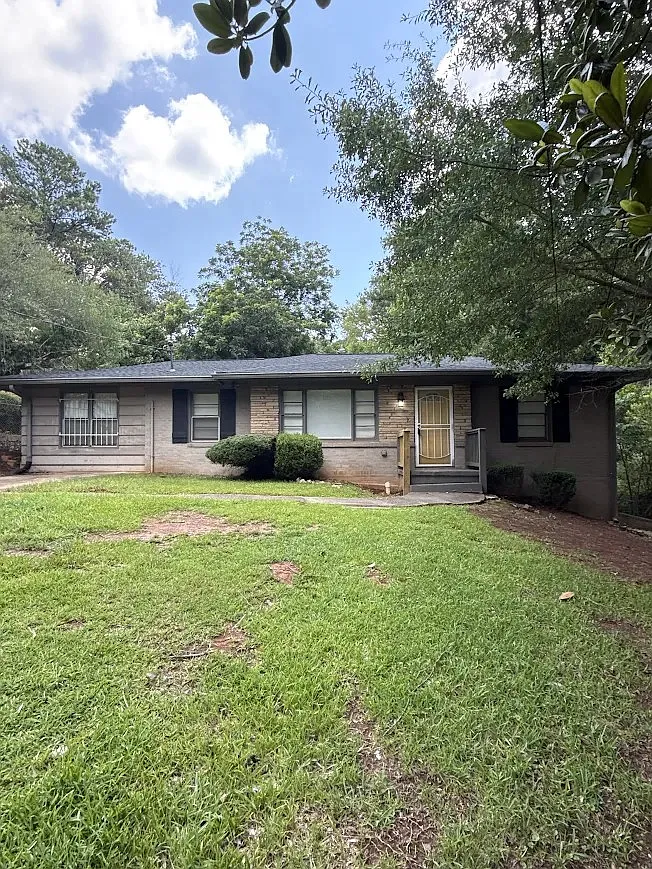 3 bed, 1126 sqft, $1,795 — Photo 1