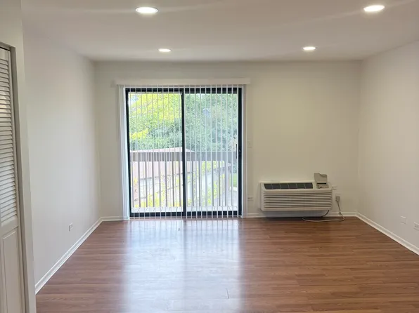 840 N Lakeside Dr APT 3B, Vernon Hills, IL 60061