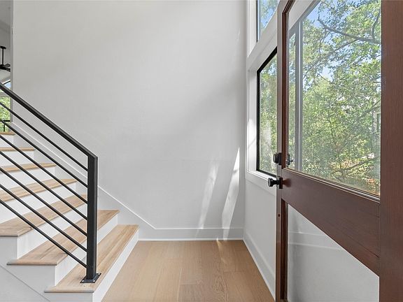 3rd image of 33 Split Rock Ct