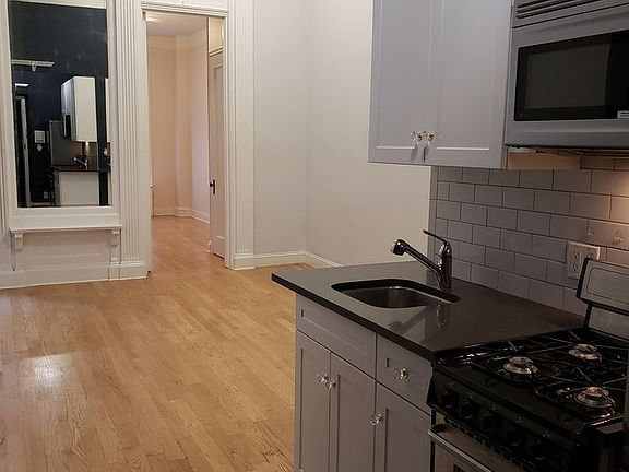 5th image of 16 W 76th St APT 2RW
