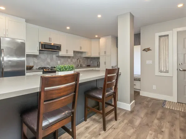 15804 McBeth Rd, Surrey, BC V4A 5X3