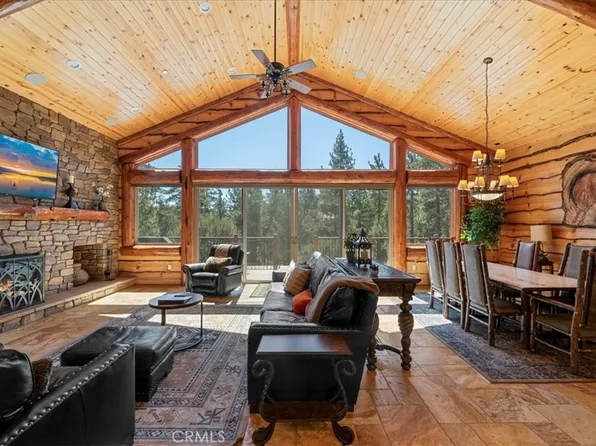 1020 Heritage Trl, Big Bear City, CA 92314