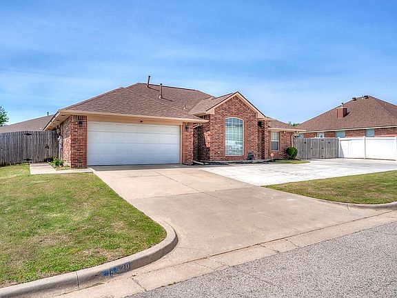 2nd image of 4820 SE 52nd St