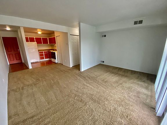 5th image of 334 Jarvis Ave #308