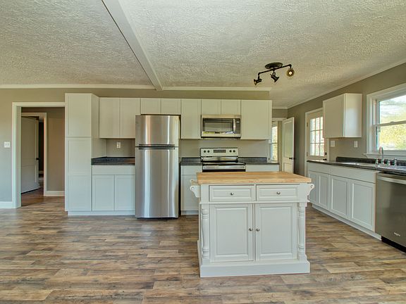 5th image of 1400 Holston Dr #0
