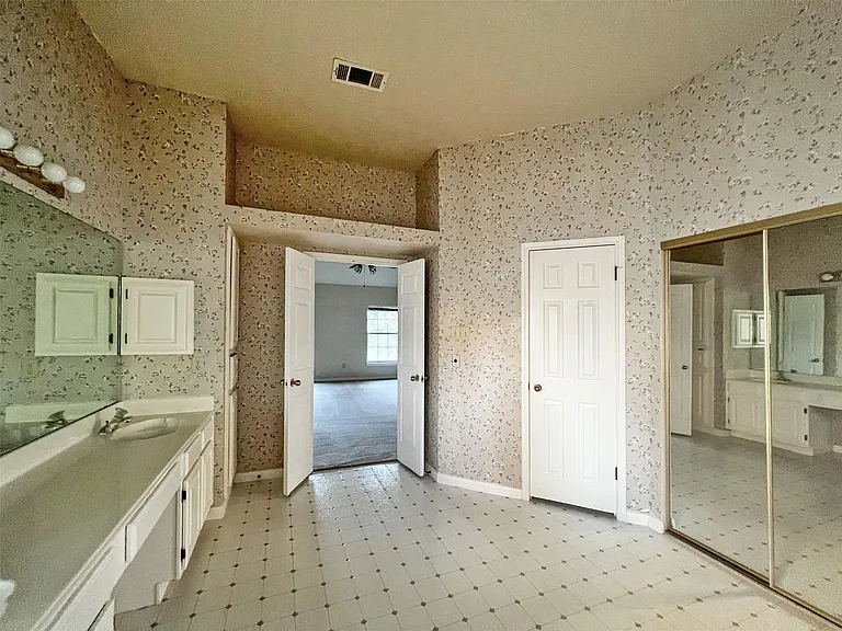 6204 Old Harbor Ln — Photo 20