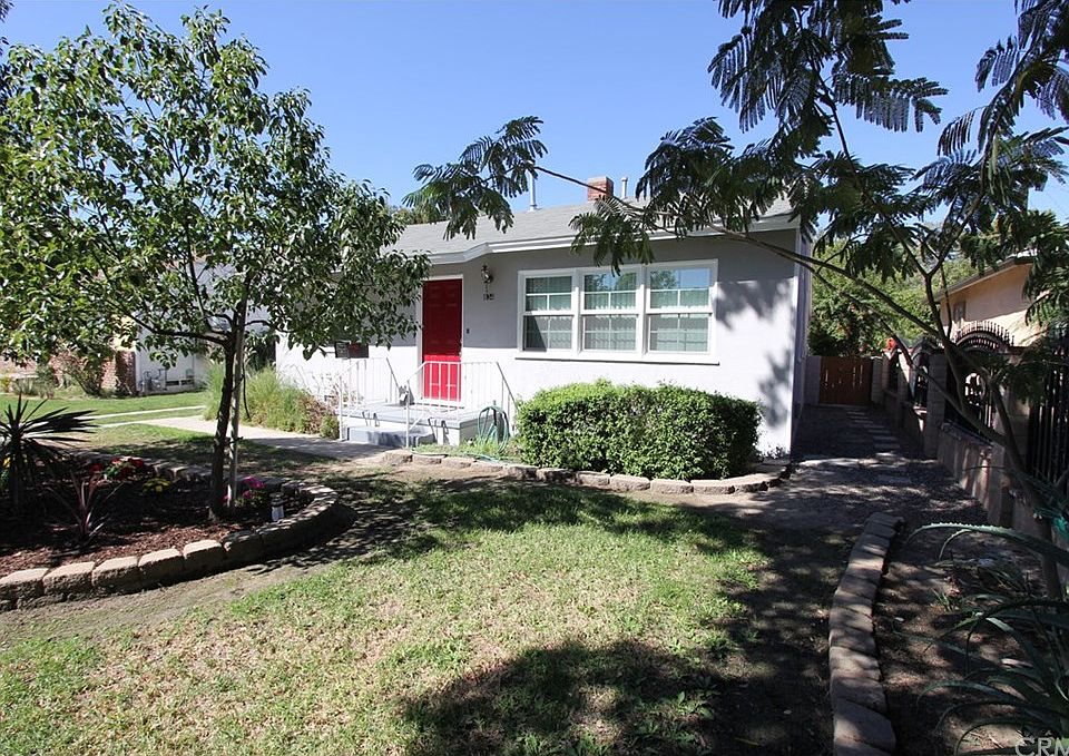 1st image of 834 Bussey St