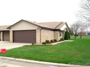 31800 Raymond Dr, Warren, MI