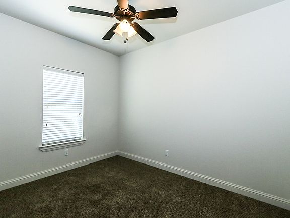4th image of 11104 Acme Ave #B