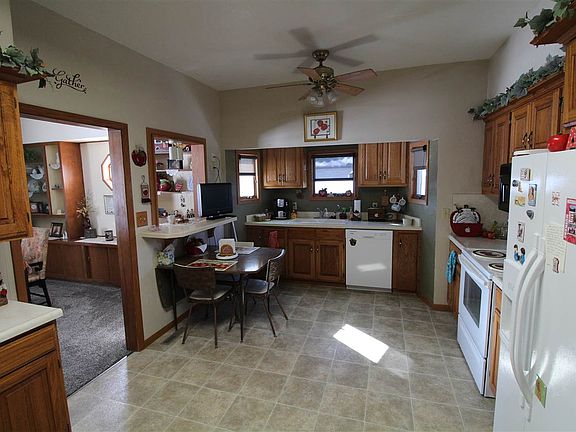 4th image of 417 11th Ave