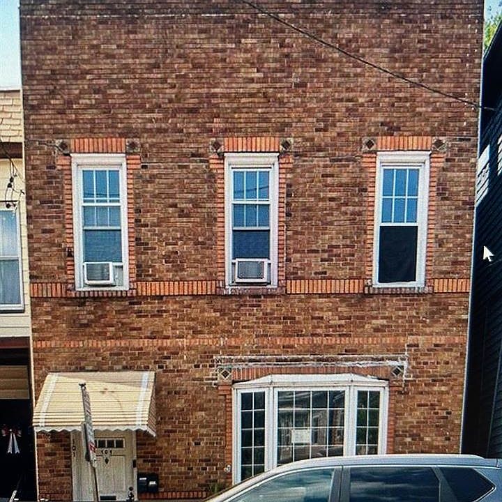 1st image of 101 Sanford Pl Floor 2