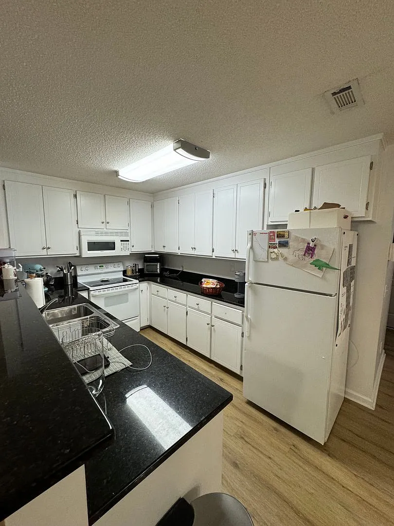 103 Creeke Lane — Photo 3