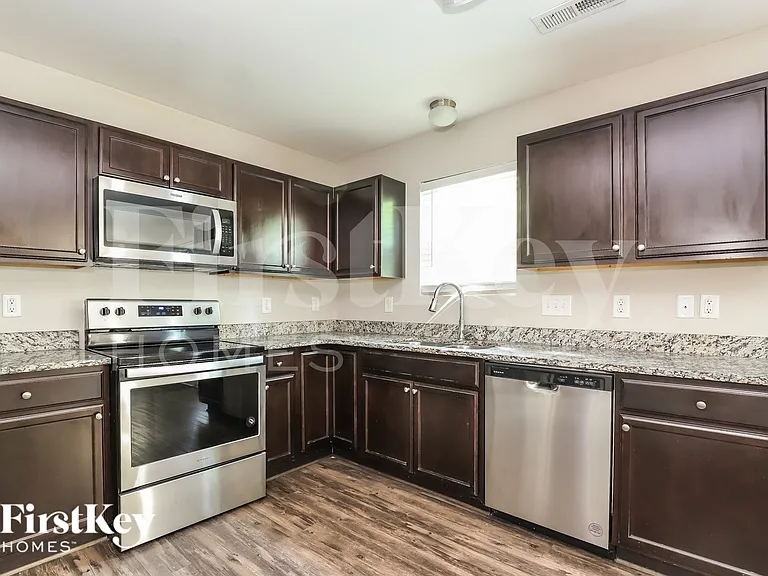 2202 Matthew Oaks Ct — Photo 8