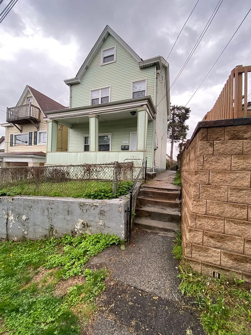 Updated 2BR Apartment with office now showing! — Photo 1