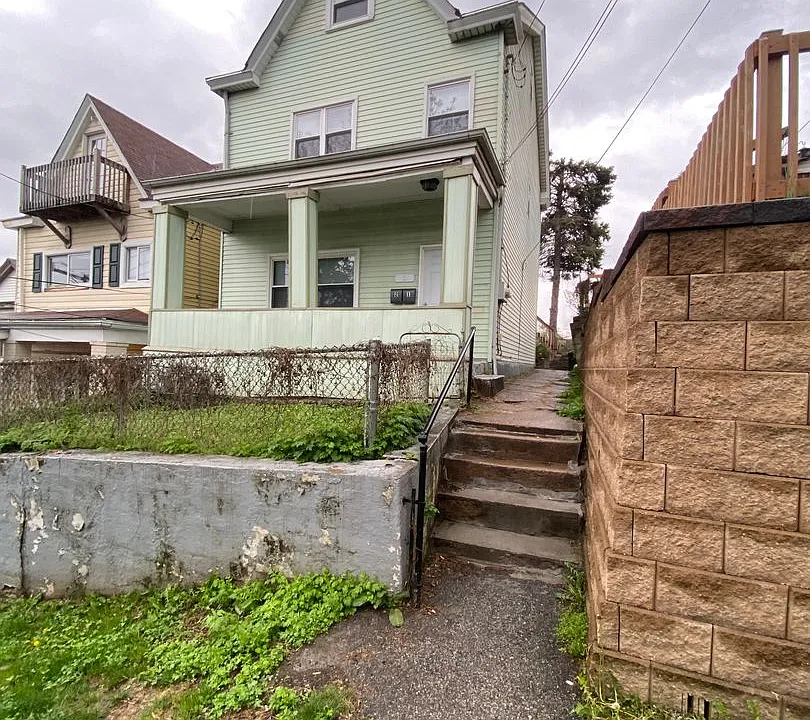 5 Sterling St #2