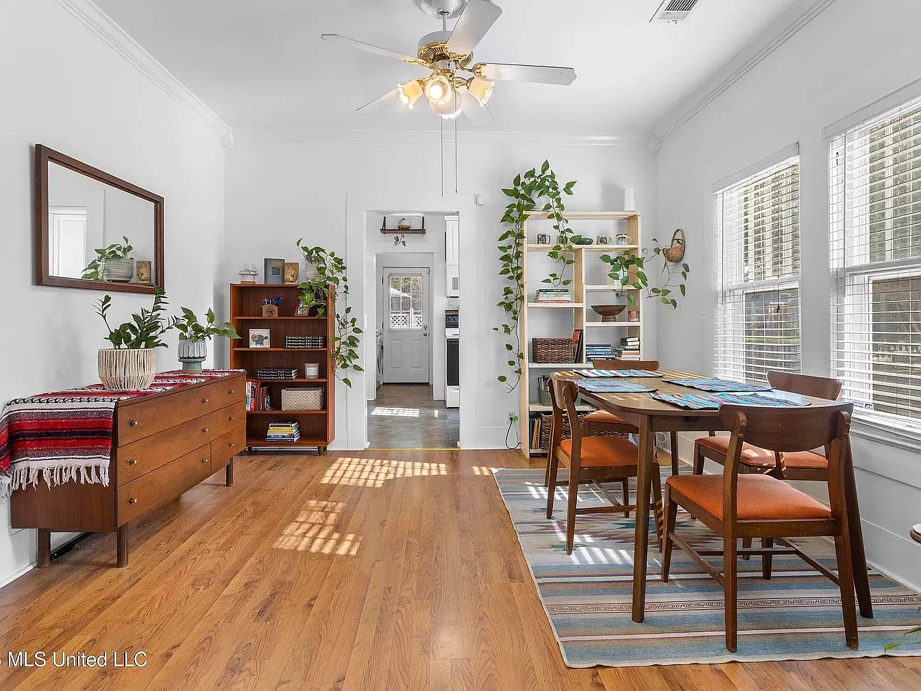 2 bed, 1031 sqft, $1,775 — Photo 3