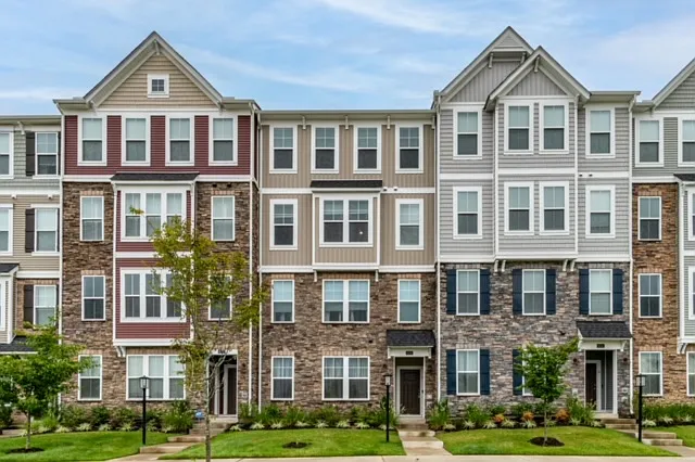 9229 Magellan Pkwy #B — Photo 32