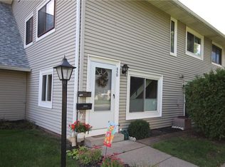 850 Eastbrooke Ln, Rochester, NY 14618