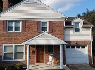 19 Darlin Dr, West Lawn, PA