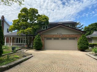 916 Maple Rd, Flossmoor, IL 60422