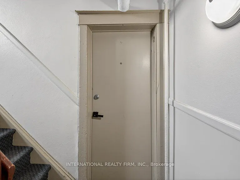 109 Balsam Ave S #2 — Photo 5