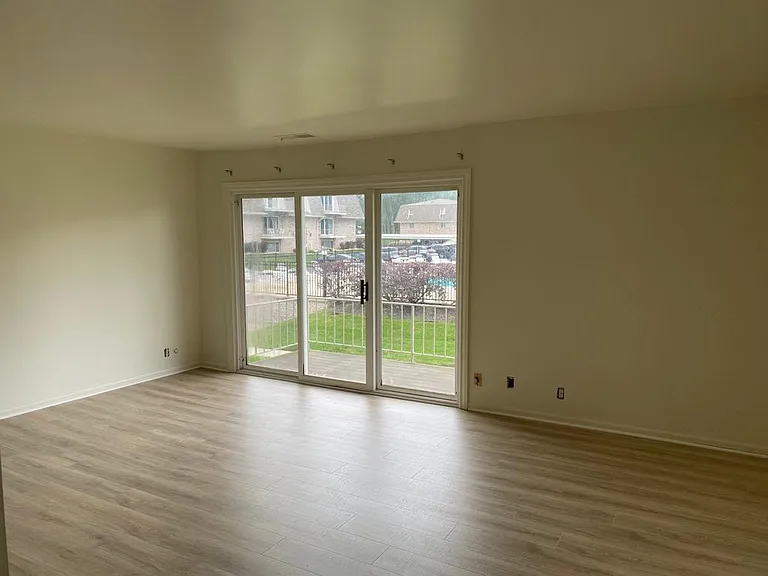 3626 Lakeshore Dr #7 — Photo 4