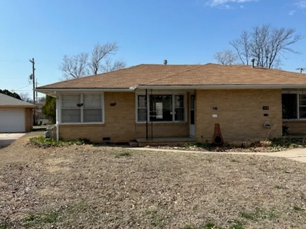 111 Norman Rd #A, Hutchinson, KS 67502