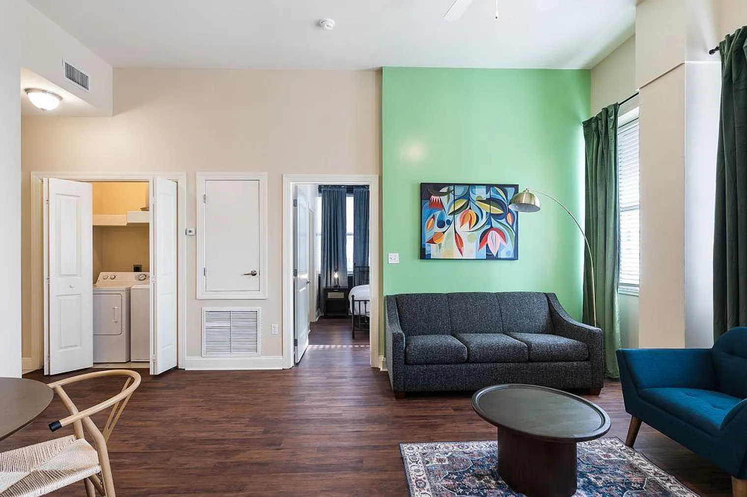 2 bed, 3.0 bath, 1033 sqft, $6,492 — Photo 2