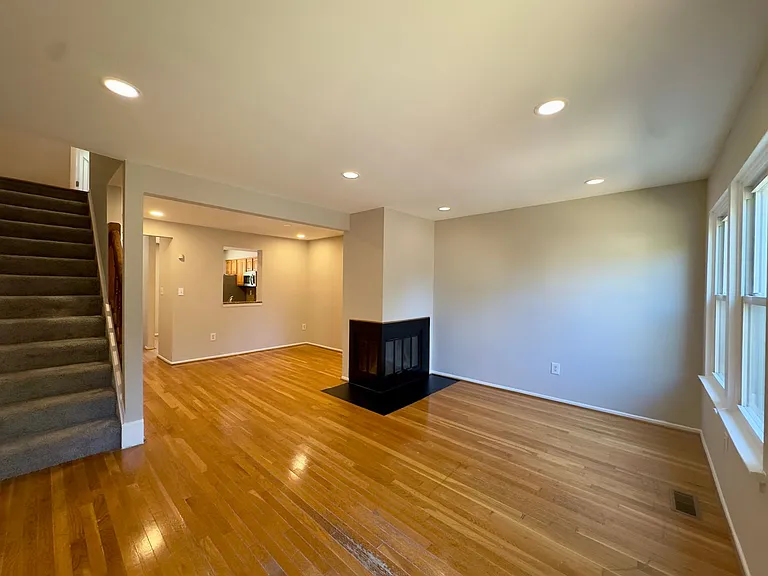 812 S Paca St — Photo 8