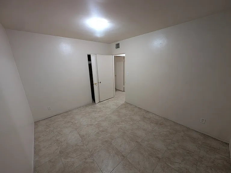 1309 W Osborn Rd — Photo 16