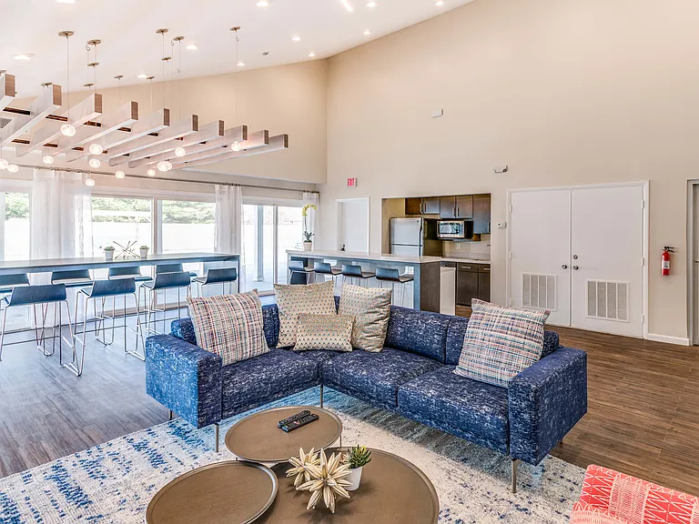 Westwinds Apartments — Photo 38