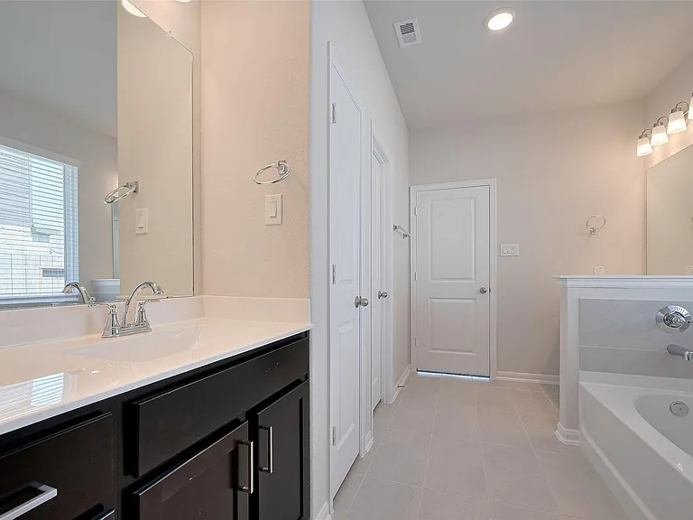 2405 Seamist Cove Ln — Photo 34