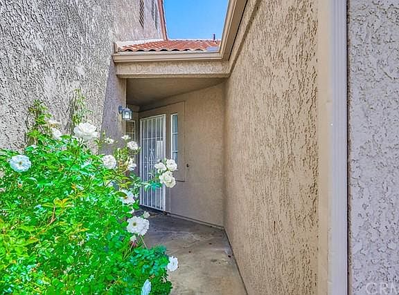 5th image of 910 Windsong St