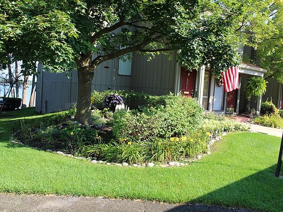 2nd image of 9683 Harbour Cove Ct