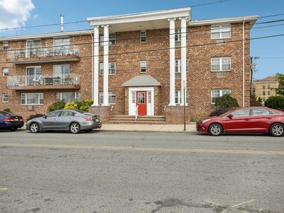 55 W 1st St APT C6, Bayonne, NJ, 07002