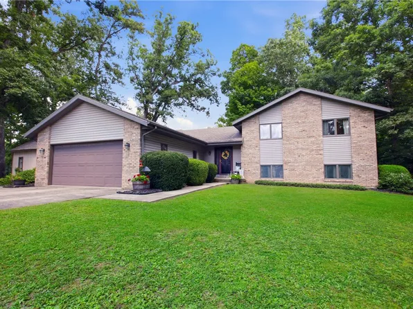 15210 N Scarlet Oak Ave, Effingham, IL 62401
