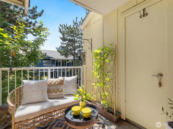 300 N 130th Street #4-302, Seattle, WA 98133