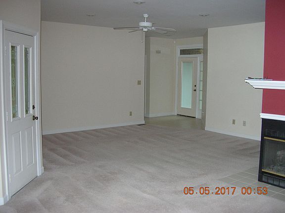 Living Room w/rear side door to porch