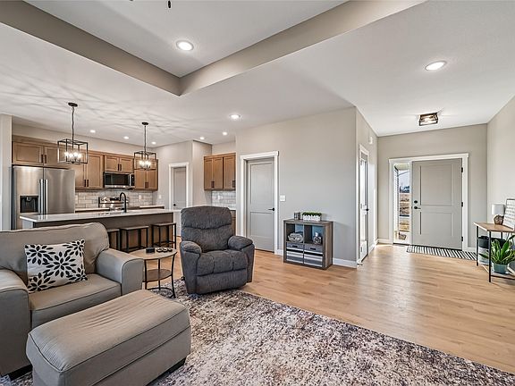 5th image of 1024 Kettering Rd