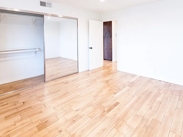 17072 Chatsworth St — Photo 12
