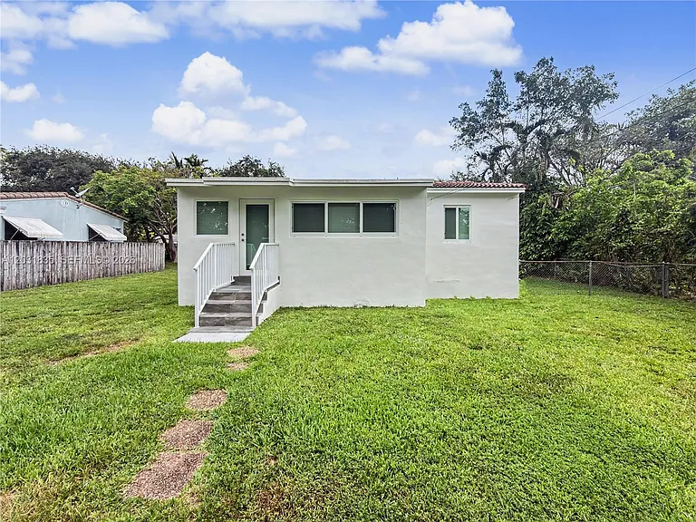 436 Lark Ave — Photo 13