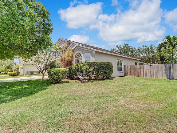 4th image of 3114 SW Marco Lane