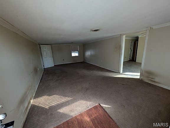 4th image of 929 Caseyville Rd