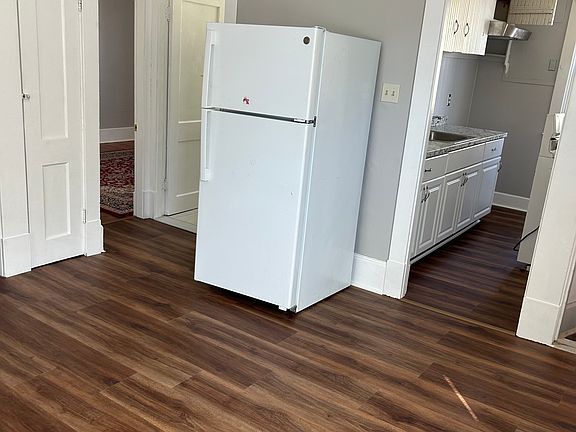 2nd image of 21-23 Glennon St #2