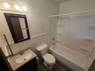 3618 25th St #1, Moline, IL 61265