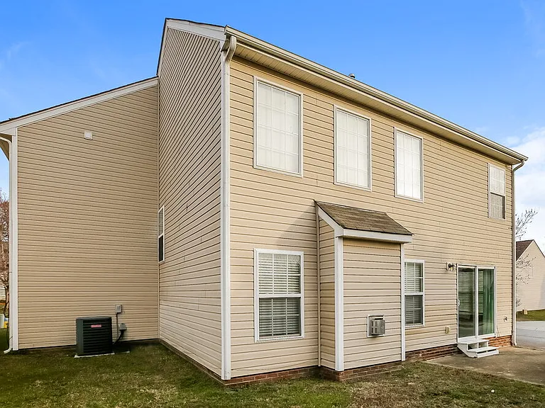 926 Marthas View Dr — Photo 16